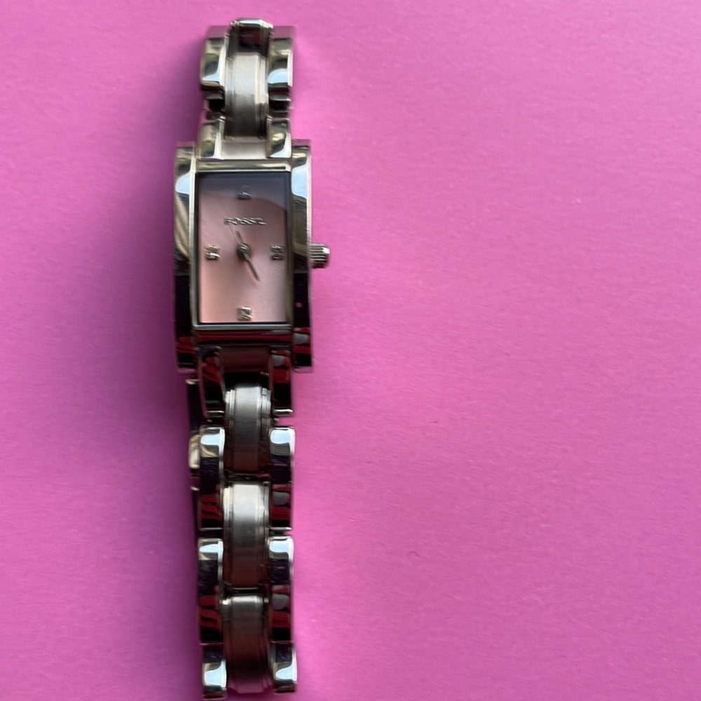 Fossil Silver Band Watch.  Vintage. Circa 2006.  Small Pink Face.
